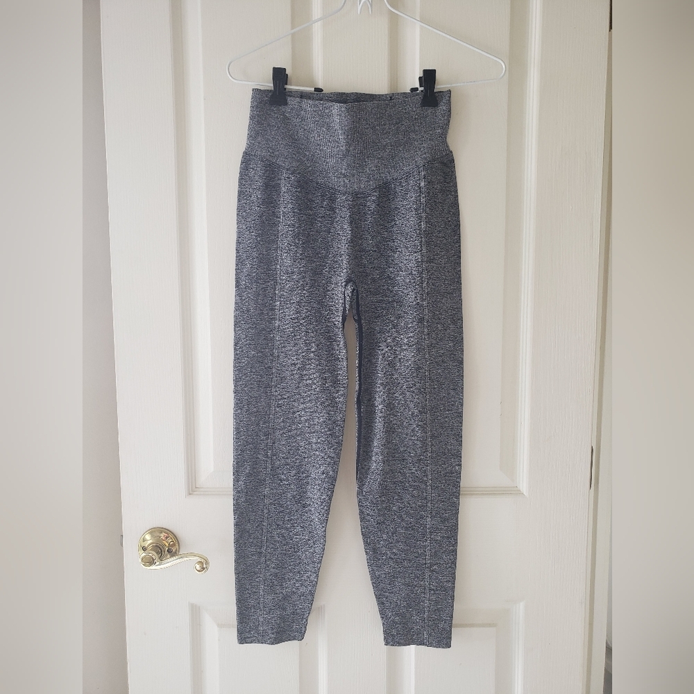 NWOT Victorias Secret leggings